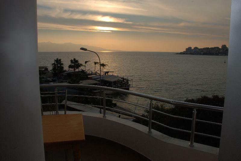 斯特罗拉酒店 Sarandë 外观 照片